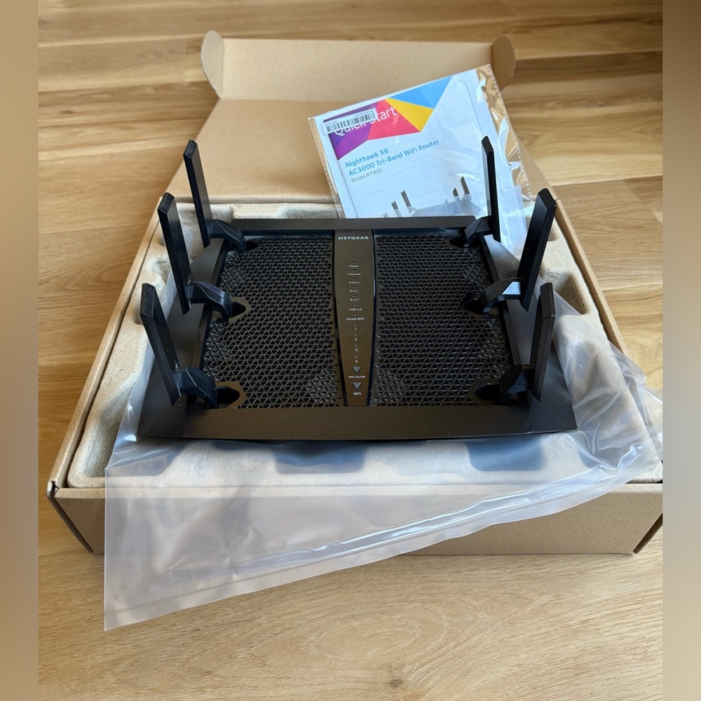 Netgear Nighthawk X6 - Tri-Band Wireless Router - R7900 - Preowned - Picture 4 of 7